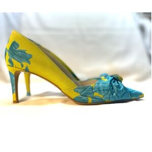 New Bettye Muller ‘Avalon” heels, lime green/blue brocade fabric, size 8